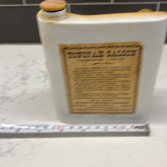 - Vintage 1975 Tonopah saloon whiskey decanter - Picture 8 of 8